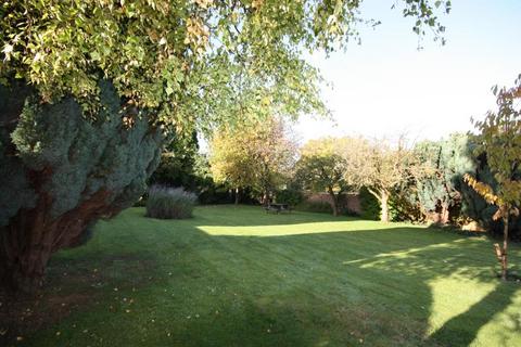 2 bedroom apartment to rent, Jolive Court, Guildford GU1