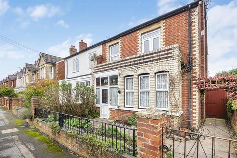 5 bedroom semi-detached house for sale, Matlock Road, Caversham, Reading