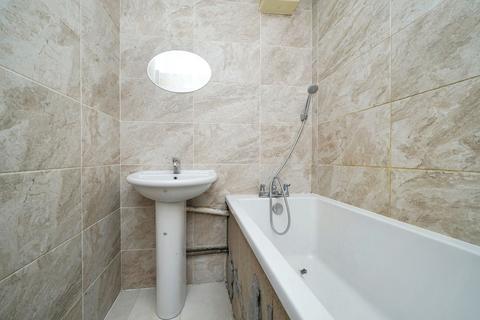 86 New Chapel Square, Feltham, TW13 4AZ