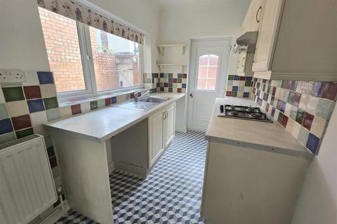 2 bedroom terraced house to rent, Hampton Road, Stockton-On-Tees