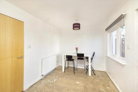 135 Gracemount Drive, Edinburgh, EH16 6RQ