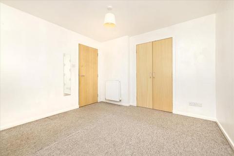 135 Gracemount Drive, Edinburgh, EH16 6RQ