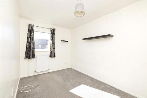 135 Gracemount Drive, Edinburgh, EH16 6RQ