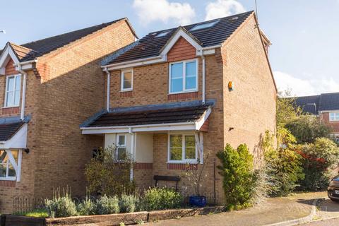 3 bedroom end of terrace house for sale, Boleyn Close, Crawley RH10