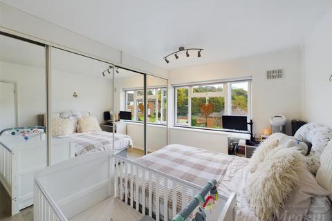 12 Rydal Close, Purley, CR8 1HP