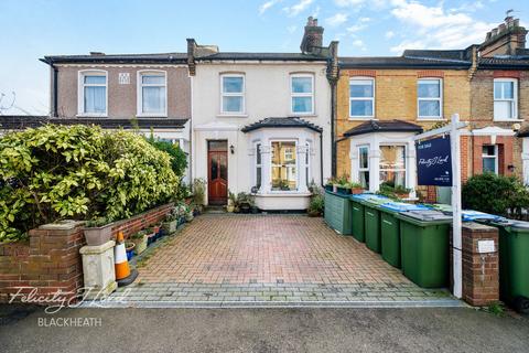 3 bedroom terraced house for sale, Dumbreck Road, London