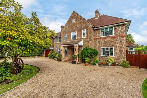 14 Pilgrims Way, Reigate, RH2 9LG