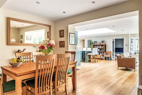 14 Pilgrims Way, Reigate, RH2 9LG