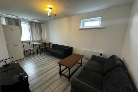 1 bedroom apartment to rent, Express Drive, Ilford IG3