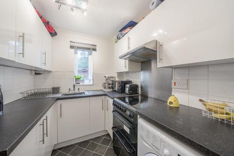 1 bedroom end of terrace house for sale, Chiltern Avenue, Farnborough, Hampshire, GU14