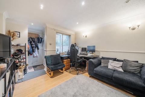 1 bedroom end of terrace house for sale, Chiltern Avenue, Farnborough, Hampshire, GU14