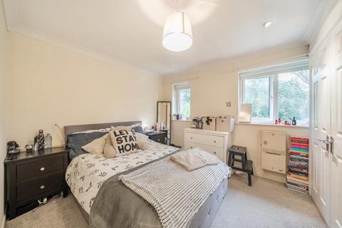 1 bedroom end of terrace house for sale, Chiltern Avenue, Farnborough, Hampshire, GU14