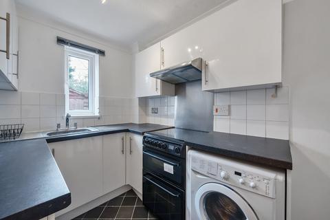 1 bedroom end of terrace house for sale, Chiltern Avenue, Farnborough, Hampshire, GU14