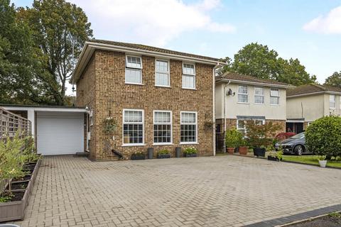 4 bedroom link detached house for sale, Brittens Close, Surrey GU2