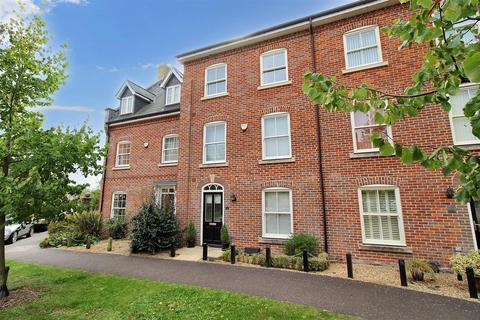 3 bedroom terraced house for sale, St. Michaels Avenue, Aylsham, Norwich