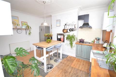 2 bedroom terraced house for sale, Woodview Grove, Leeds, West Yorkshire