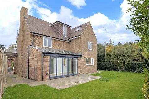 5 bedroom detached house to rent, Ottershaw KT16