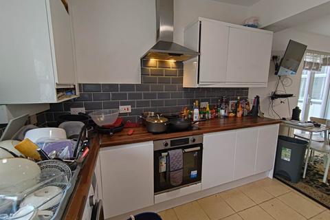 5 bedroom terraced house to rent, Copper Street, Adamsdown, Cardiff