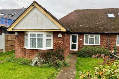 3 bedroom semi-detached bungalow for sale, Westland Drive, Brookmans Park Hatfield AL9