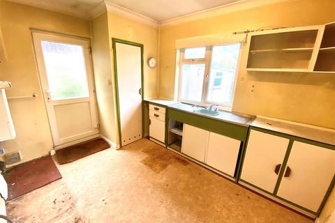 3 bedroom semi-detached bungalow for sale, Westland Drive, Brookmans Park Hatfield AL9