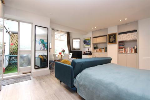 Studio to rent, Coniston Road, London, N10