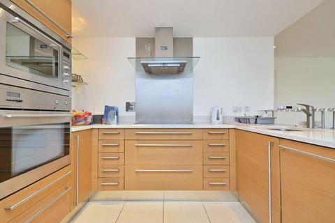 1 bedroom flat to rent, Howard Building, 368 Queenstown Road, London, SW11