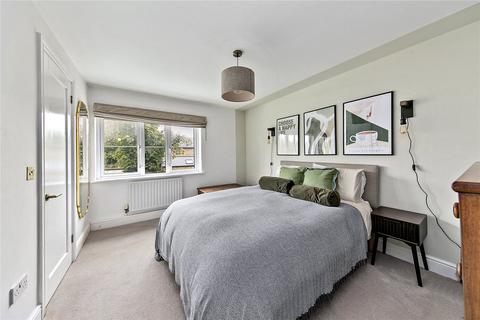 3 Brooklands Place, Hampton Hill, Hampton, TW12 1SA