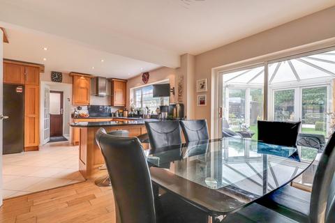 4 bedroom detached house for sale, Bishopsteignton, Shoeburyness SS3