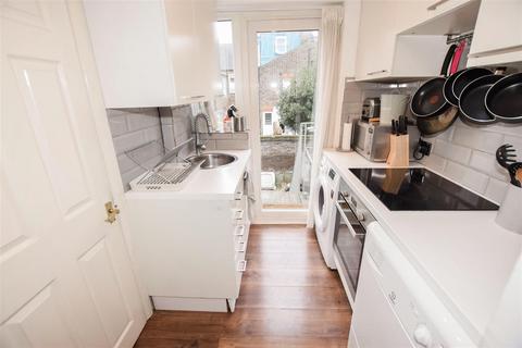 32 Dinton Road, London, SW19 2AP