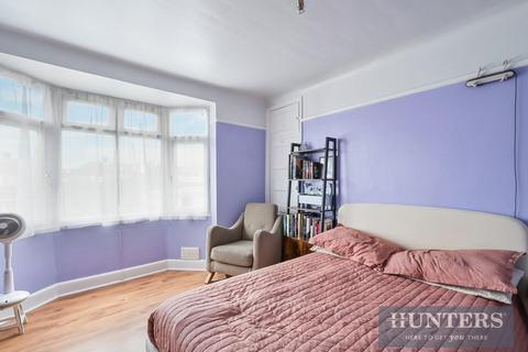 33 Burns Way, Hounslow, TW5 9BL