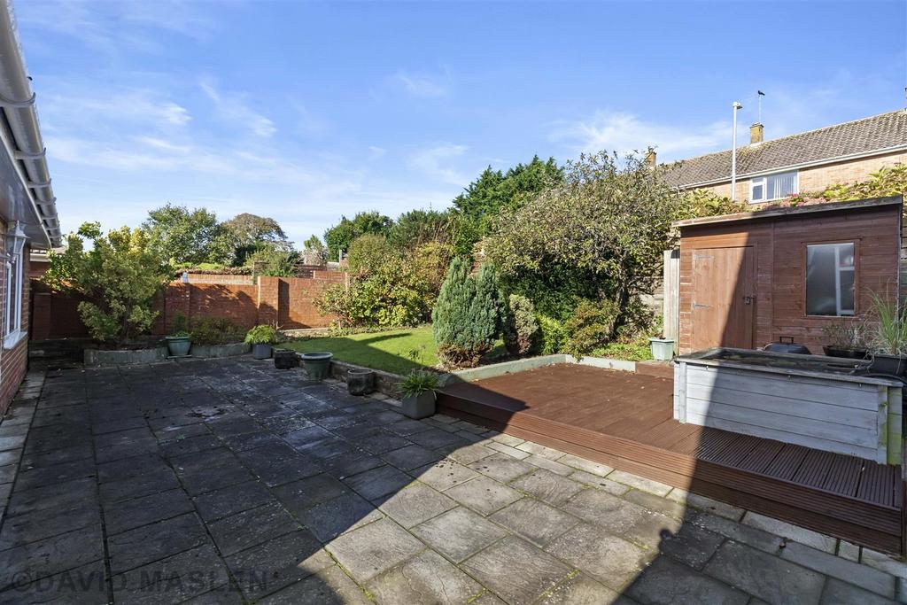 Rear garden (2).jpg