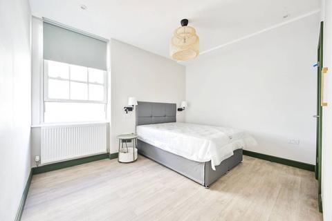 Studio to rent, Clapham High Street, Clapham High Street, London, SW4