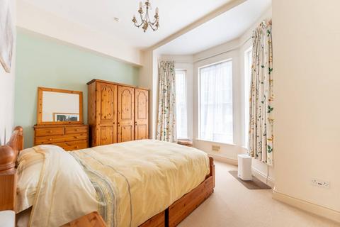 2 bedroom flat for sale, Blenheim Gardens, Willesden Green, London, NW2