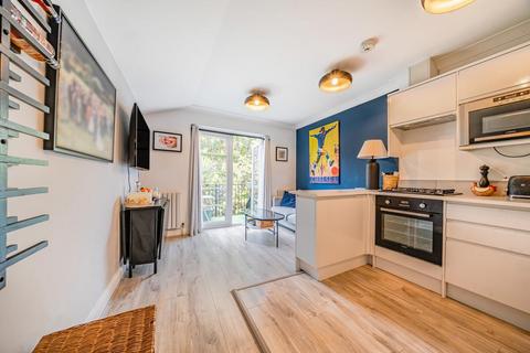 Flat 2, 42 Townmead Road, London, SW6 2RR