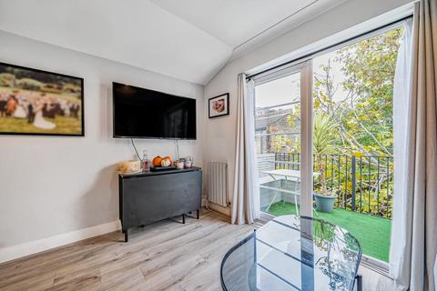 Flat 2, 42 Townmead Road, London, SW6 2RR