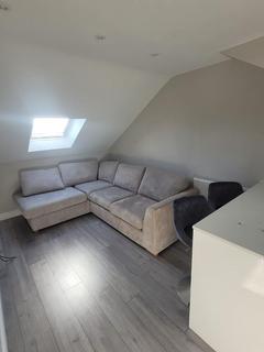 1 bedroom property to rent, Brunswick Close, Walton-On-Thames KT12