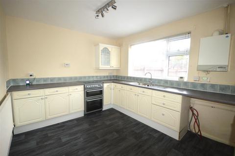 3 bedroom house to rent, Poolfield Avenue, Newcastle