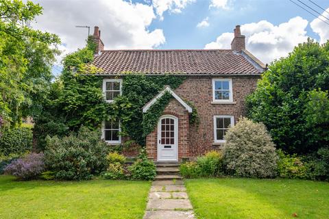 4 bedroom detached house for sale, Main Street, Holtby, York, YO19 5UD