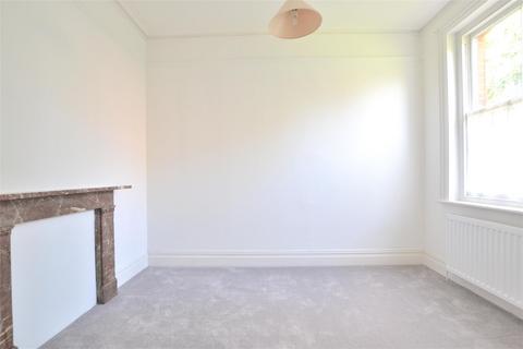 2 bedroom apartment to rent, Salisbury Road, Hertfordshire EN5