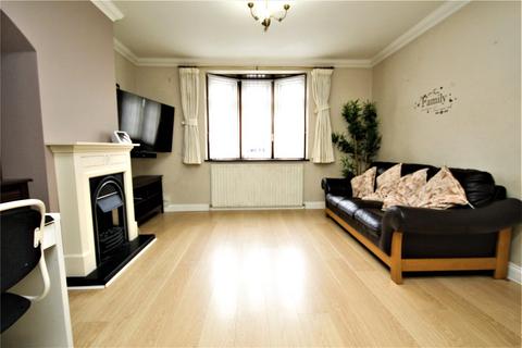 2 bedroom terraced house to rent, Thetford Road, Dagenham, RM9