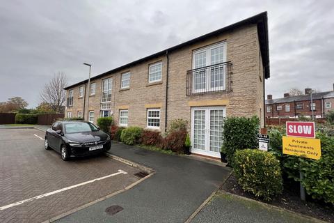 2 bedroom apartment to rent, Redfield Croft, Leigh