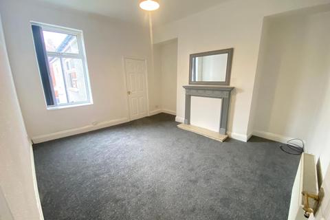 5 bedroom maisonette to rent, Thornton Avenue, South Shields, NE33