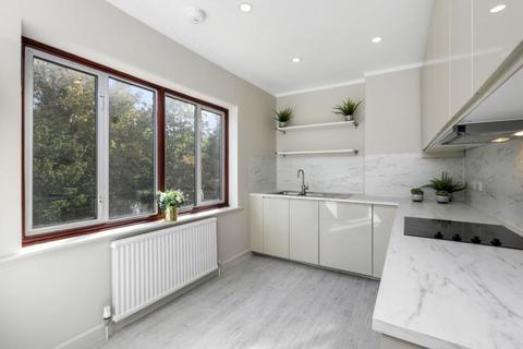 3 bedroom flat to rent, West Heath Drive, Golders Green, London,  NW11