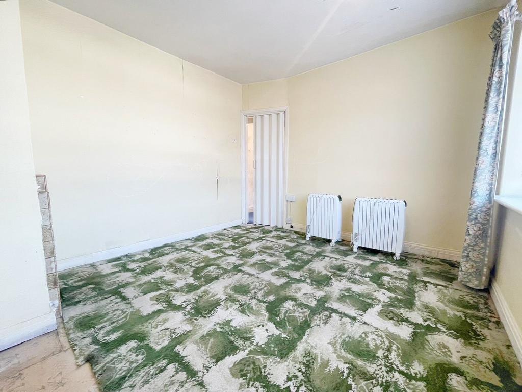 Bed 3.jpg