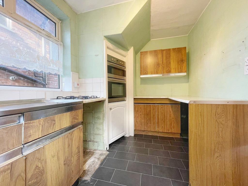 Kitchen 2.jpg