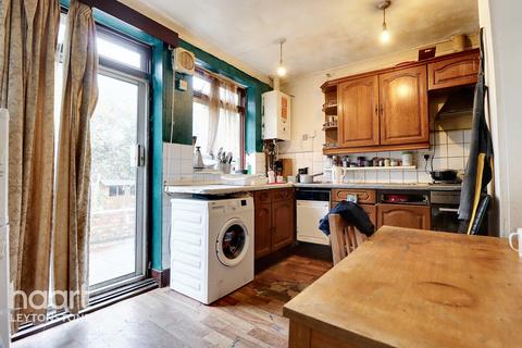 3 bedroom terraced house for sale, Peterborough Road, London