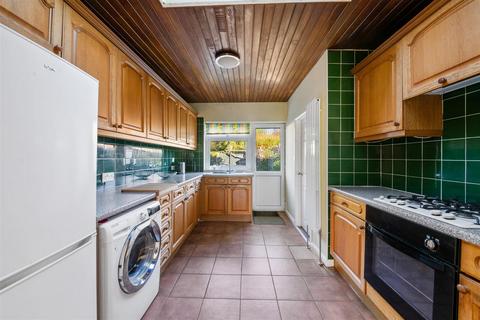 53 Cassiobury Avenue, Feltham, TW14 9JE