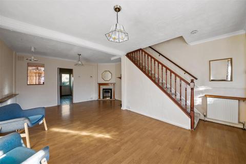 53 Cassiobury Avenue, Feltham, TW14 9JE