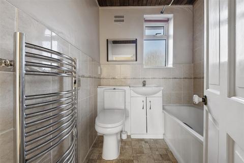 53 Cassiobury Avenue, Feltham, TW14 9JE