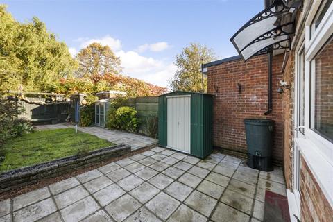 53 Cassiobury Avenue, Feltham, TW14 9JE